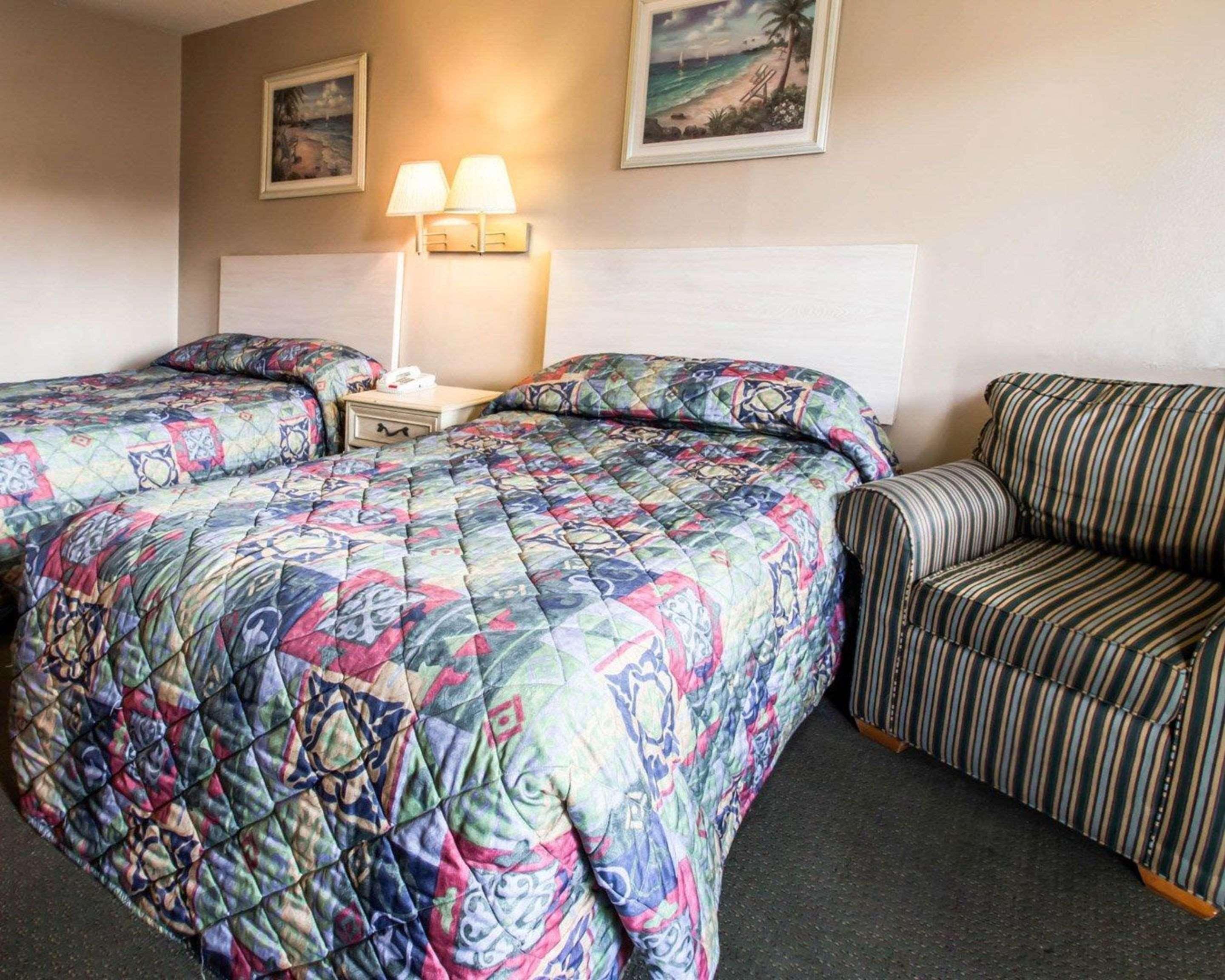Rodeway Inn Forest City Eksteriør billede