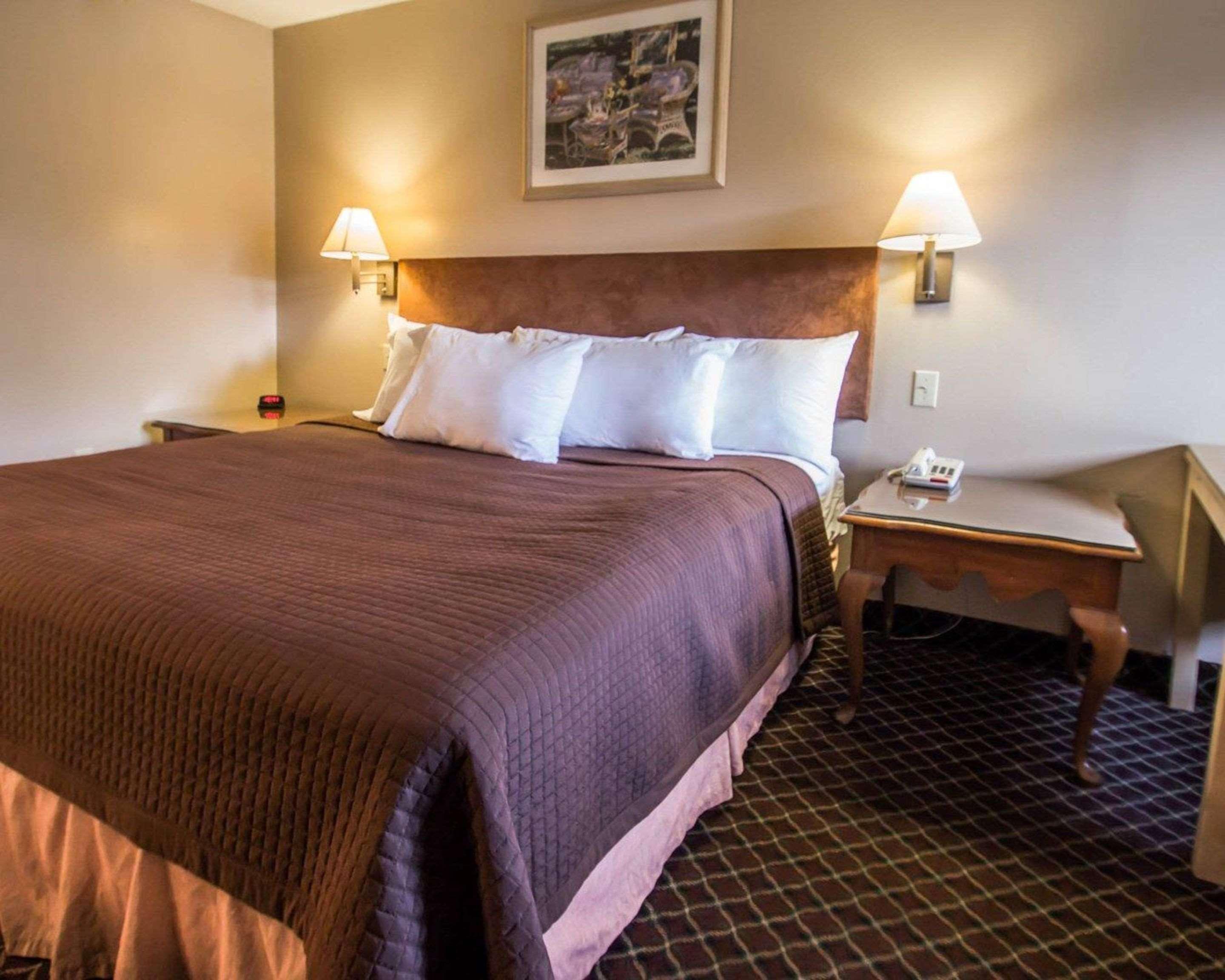 Rodeway Inn Forest City Eksteriør billede