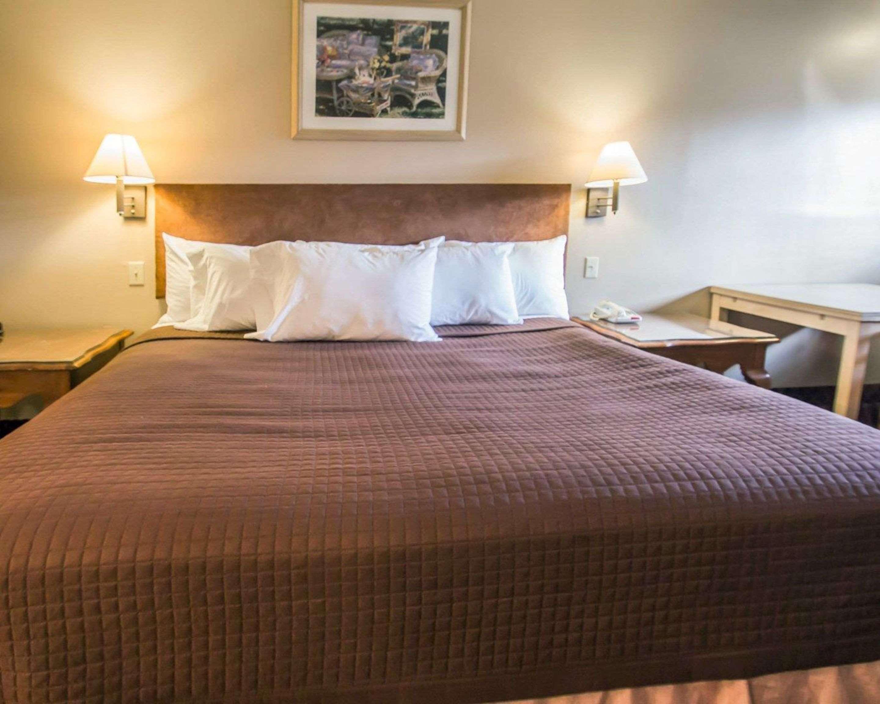 Rodeway Inn Forest City Eksteriør billede