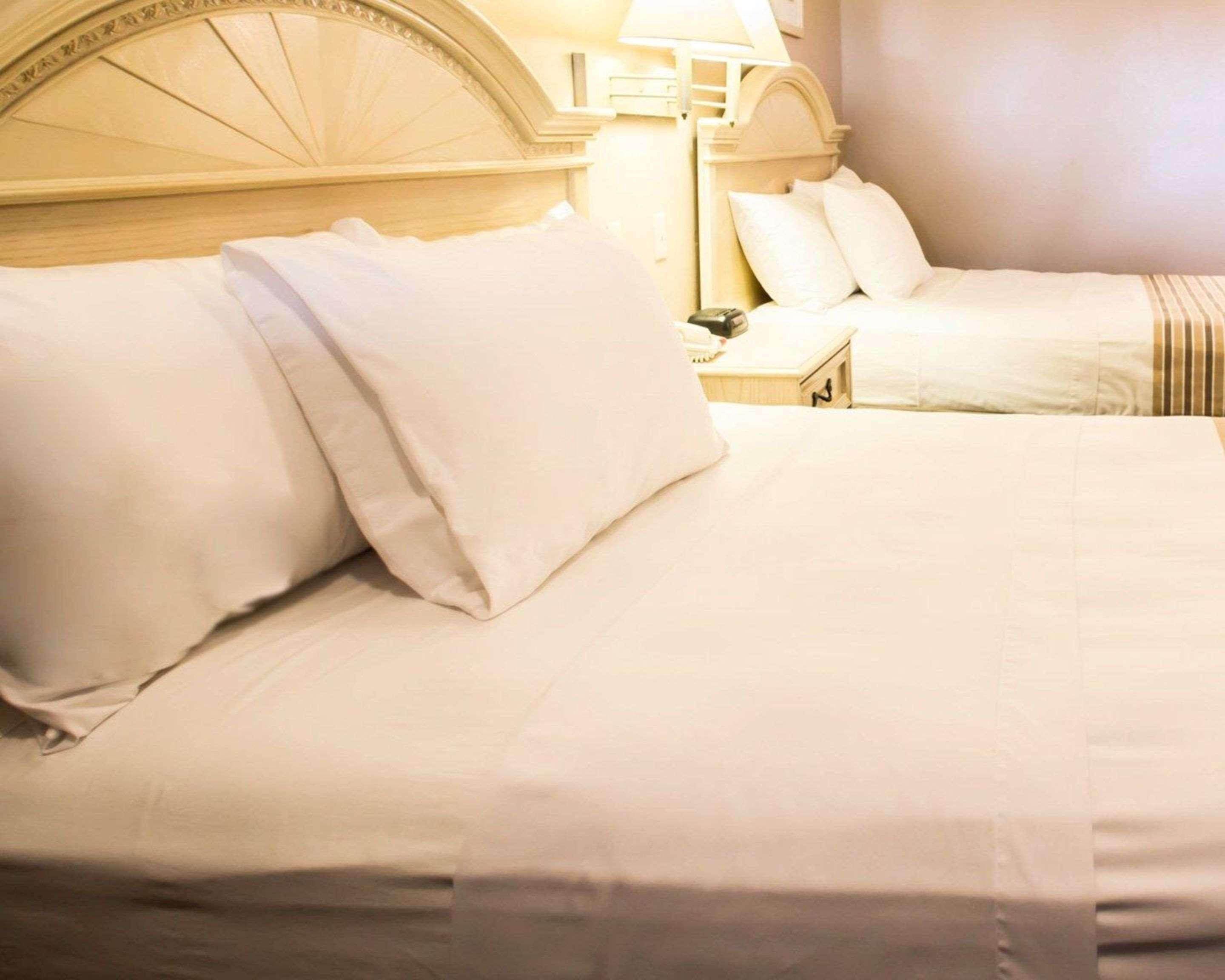Rodeway Inn Forest City Eksteriør billede