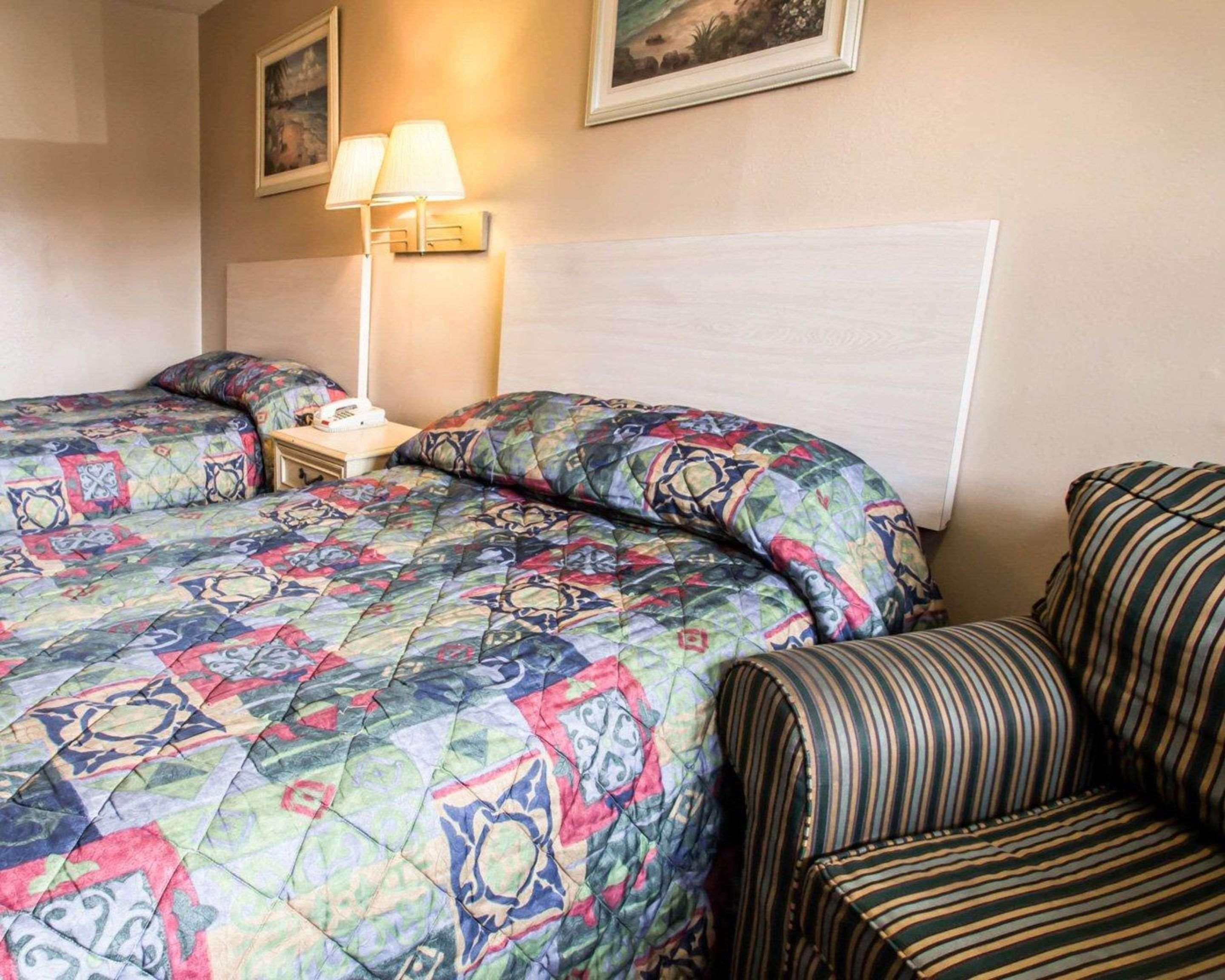 Rodeway Inn Forest City Eksteriør billede