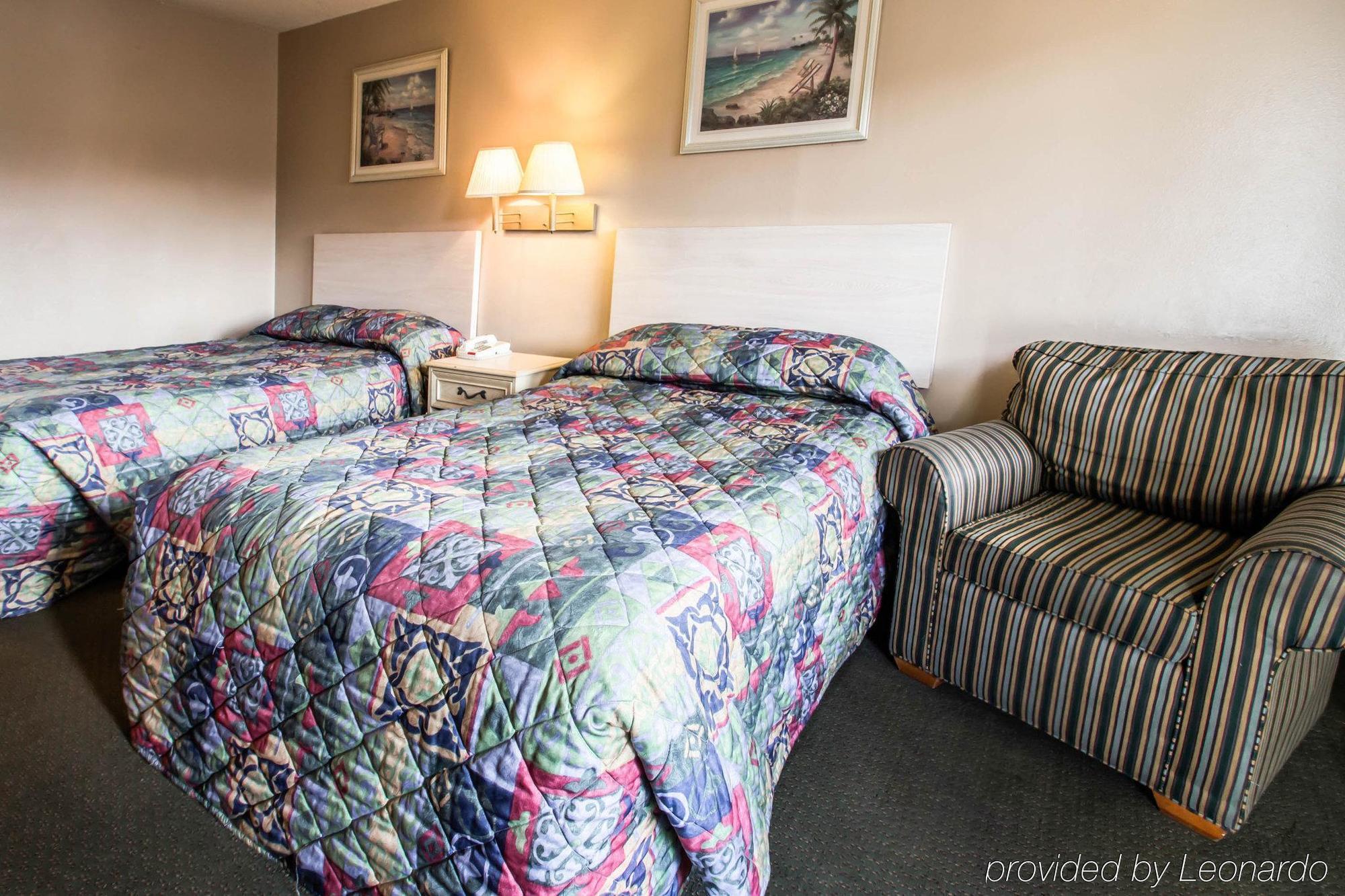 Rodeway Inn Forest City Eksteriør billede