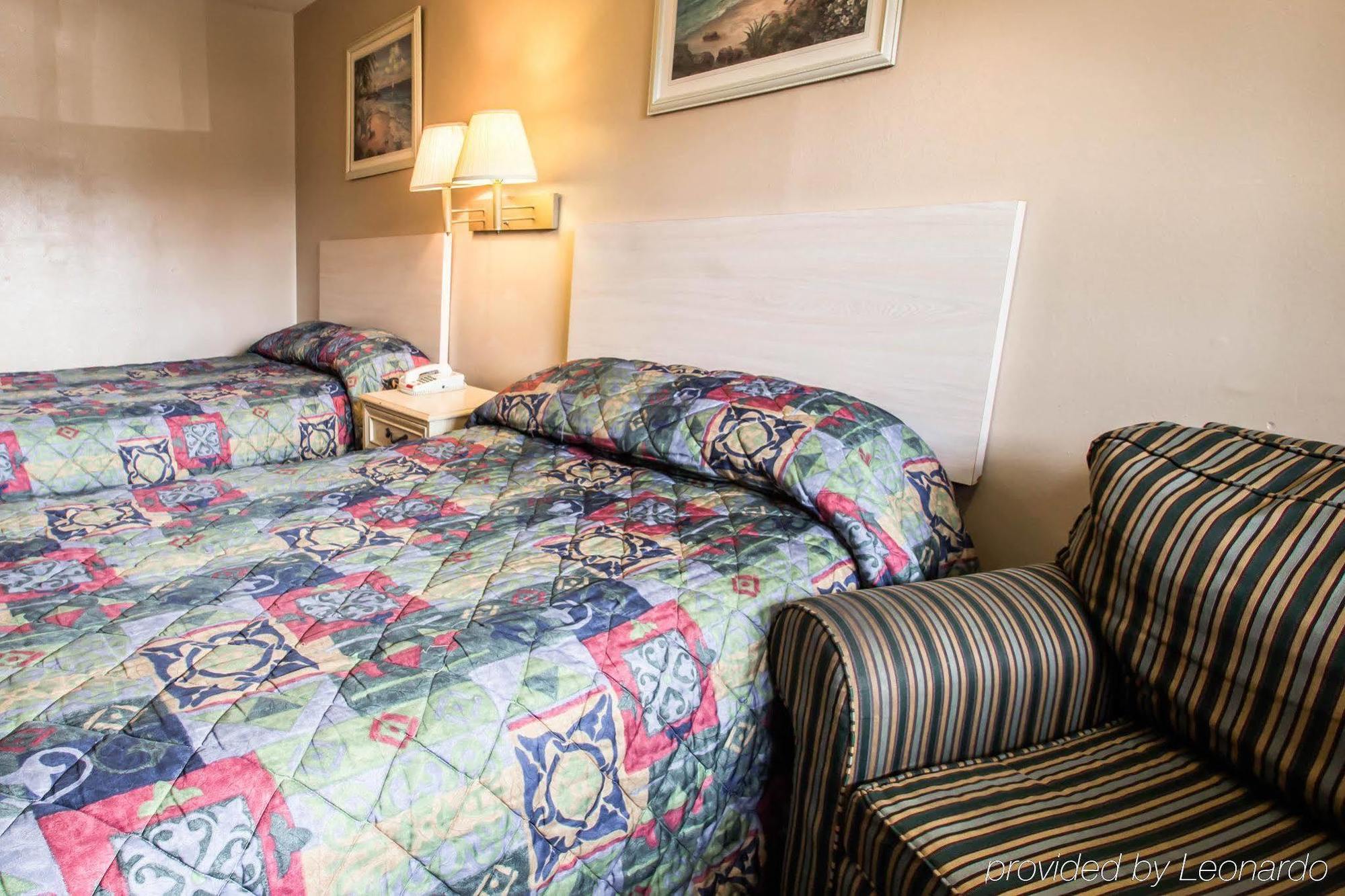 Rodeway Inn Forest City Eksteriør billede